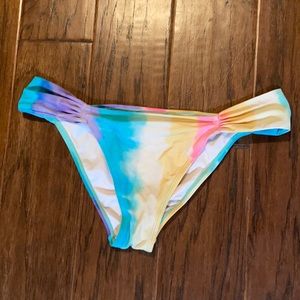 Billiabong tie-dye bathing suit bottoms size large